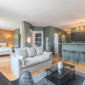Charming 2 Bedroom - Old Rijsel