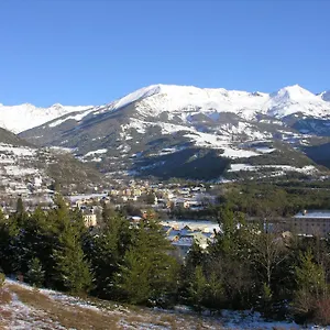 https://chalet-les-moineaux-appartements.fr-provencehotel.com