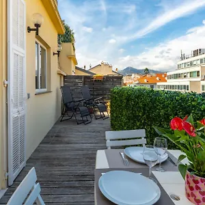 https://le-blacas.fr-provencehotel.com